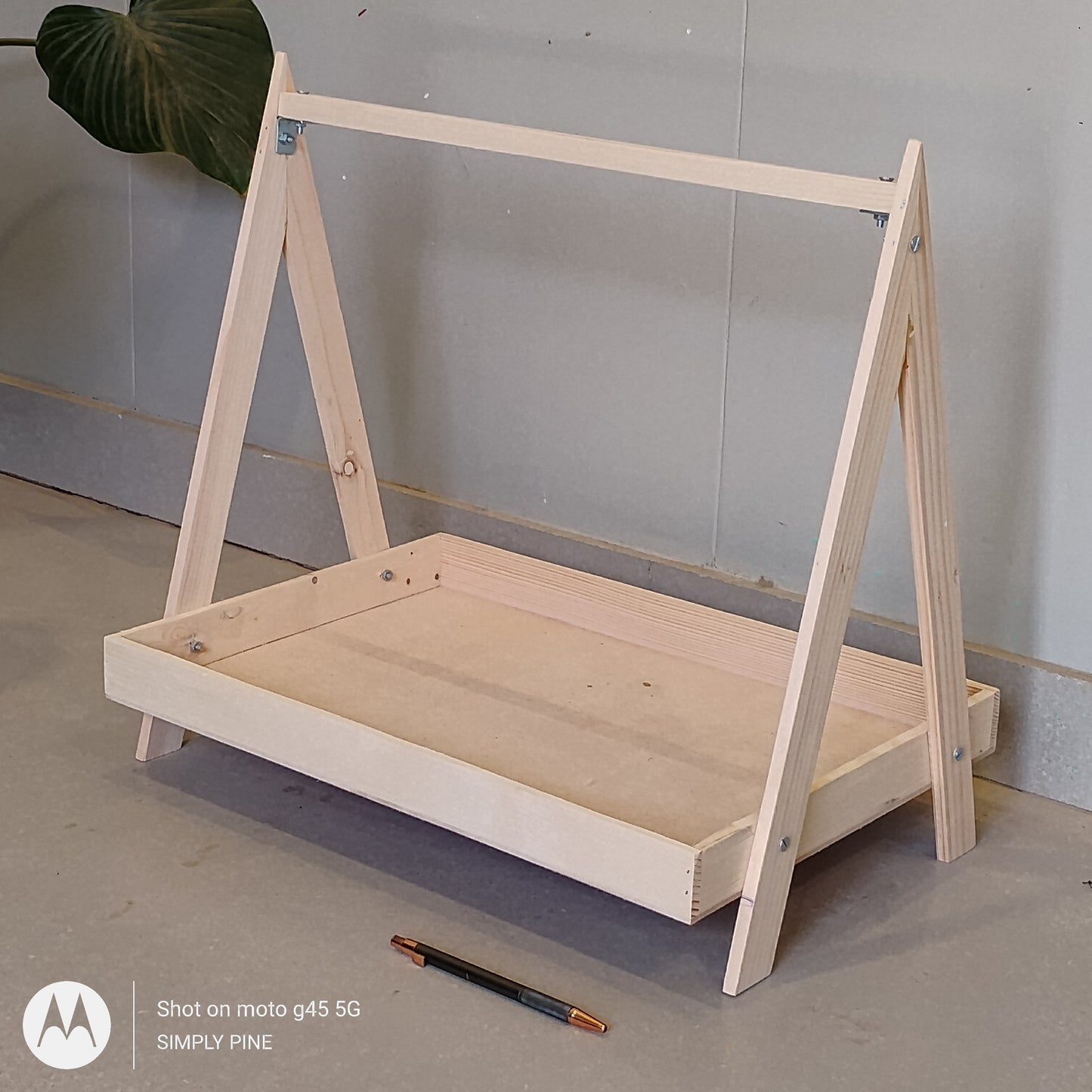 Tray With Jhula Stand